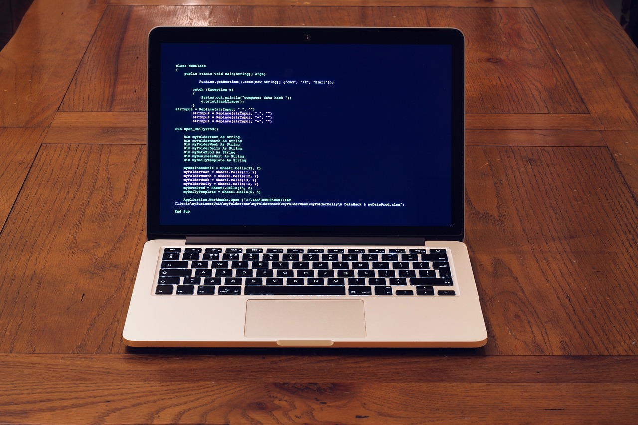 macbook, hack, code-3777665.jpg